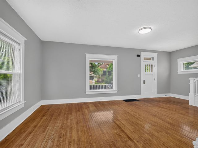 1152 W Oakdale Drive, Fort Wayne, IN 46807