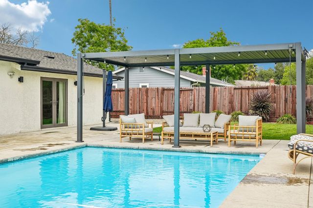 5250 Sonora Way, Carmichael, CA 95608