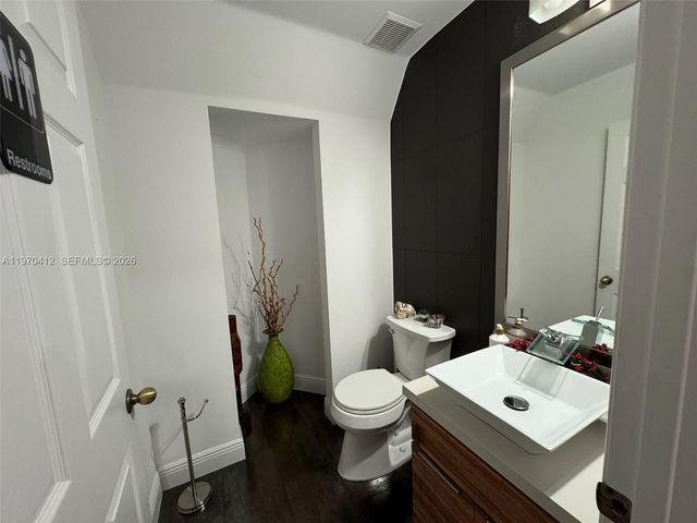 10973 NW 53rd Ln, Doral, FL 33178