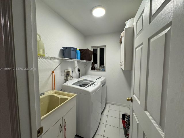 10973 NW 53rd Ln, Doral, FL 33178