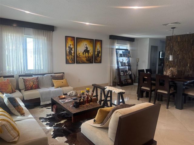 10973 NW 53rd Ln, Doral, FL 33178