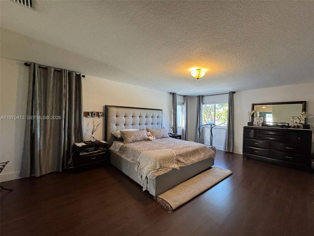 10973 NW 53rd Ln, Doral, FL 33178