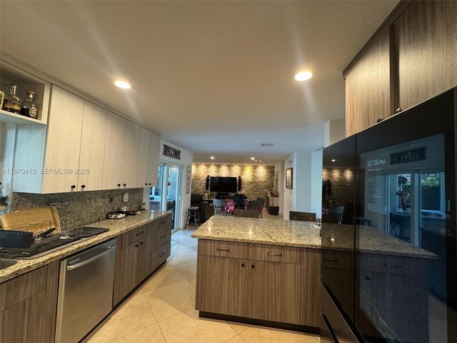 10973 NW 53rd Ln, Doral, FL 33178