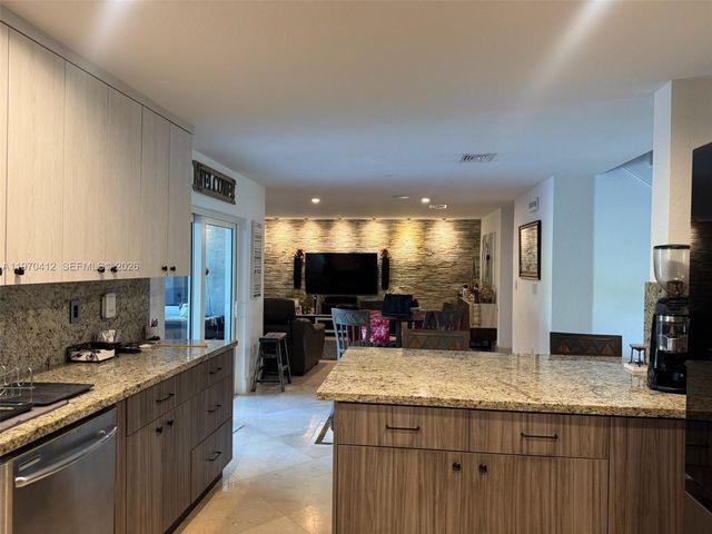 10973 NW 53rd Ln, Doral, FL 33178