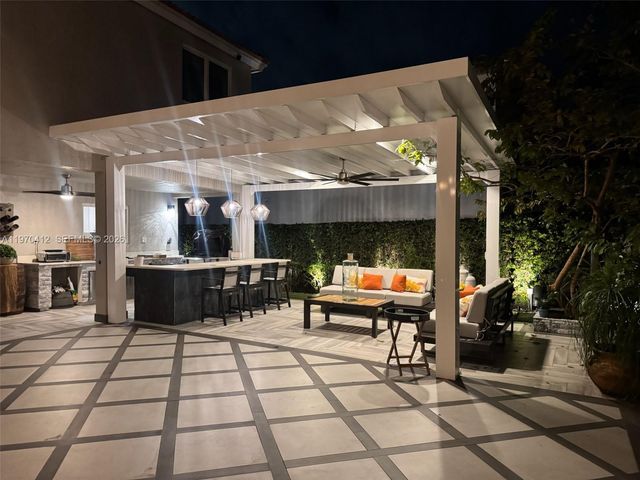 10973 NW 53rd Ln, Doral, FL 33178