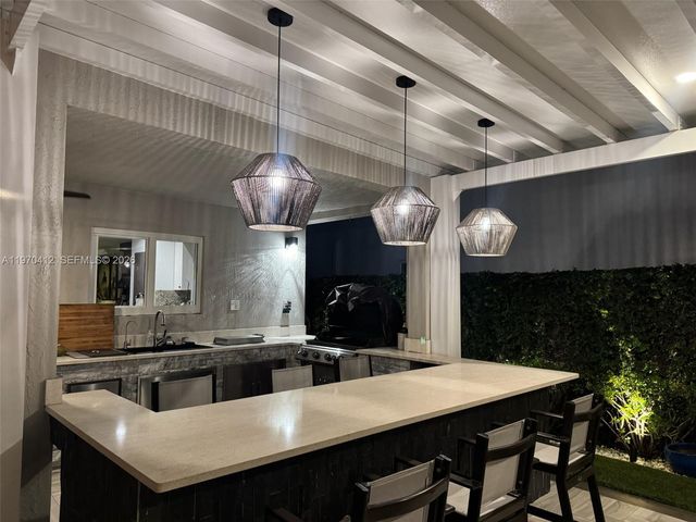 10973 NW 53rd Ln, Doral, FL 33178