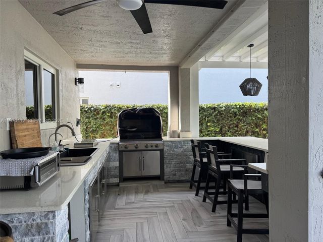 10973 NW 53rd Ln, Doral, FL 33178