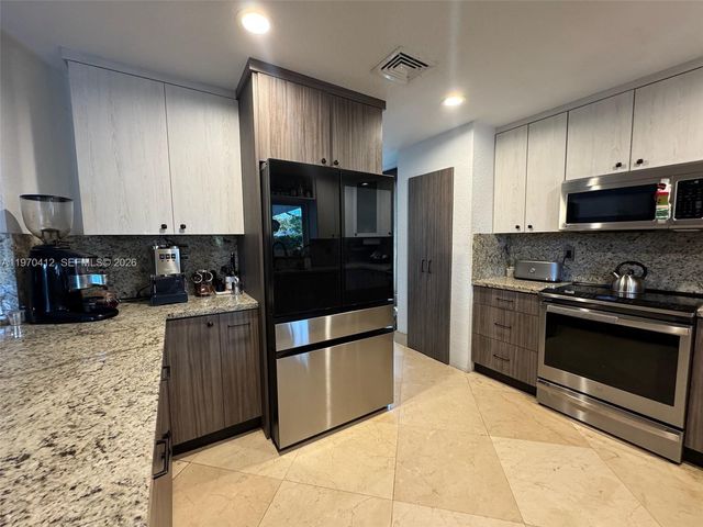 10973 NW 53rd Ln, Doral, FL 33178