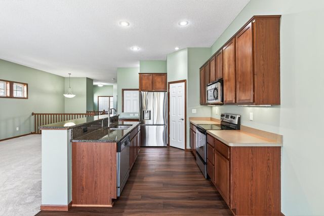 17281 Eagleview Drive 197, Farmington, MN 55024
