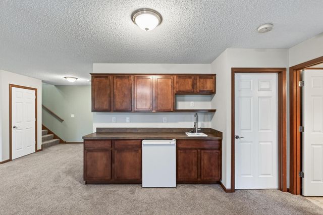 17281 Eagleview Drive 197, Farmington, MN 55024