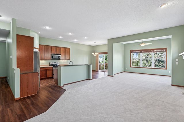17281 Eagleview Drive 197, Farmington, MN 55024
