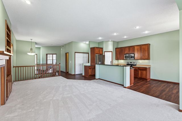 17281 Eagleview Drive 197, Farmington, MN 55024