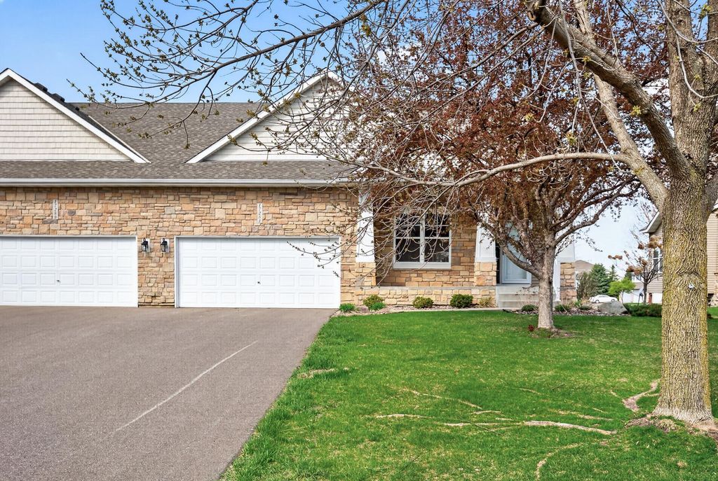 17281 Eagleview Drive 197, Farmington, MN 55024