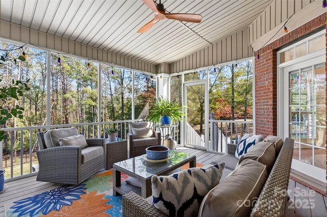 823 Inverness Circle, Spartanburg, SC 29306