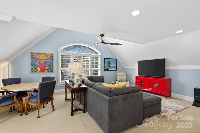 823 Inverness Circle, Spartanburg, SC 29306