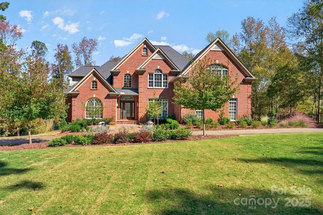 823 Inverness Circle, Spartanburg, SC 29306