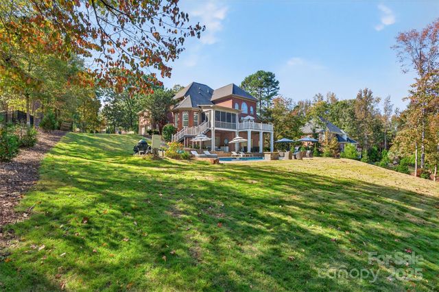 823 Inverness Circle, Spartanburg, SC 29306