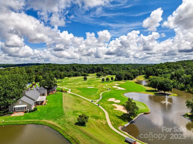 823 Inverness Circle, Spartanburg, SC 29306