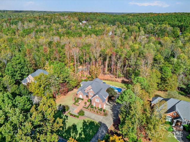 823 Inverness Circle, Spartanburg, SC 29306