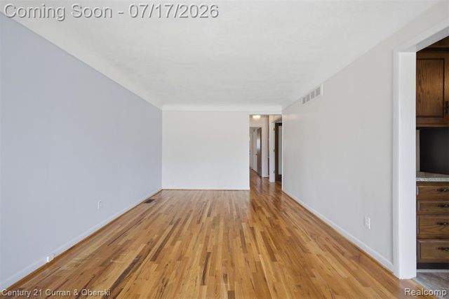 15924 Hanover Avenue, Allen Park, MI 48101