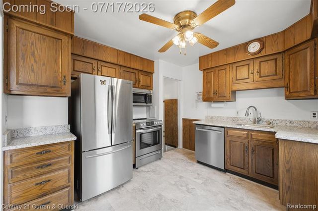 15924 Hanover Avenue, Allen Park, MI 48101