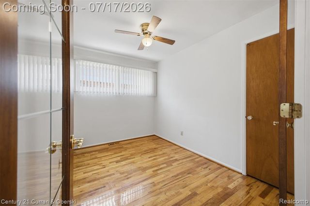 15924 Hanover Avenue, Allen Park, MI 48101