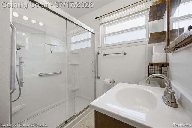 15924 Hanover Avenue, Allen Park, MI 48101