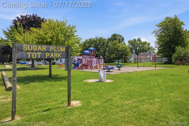 15924 Hanover Avenue, Allen Park, MI 48101