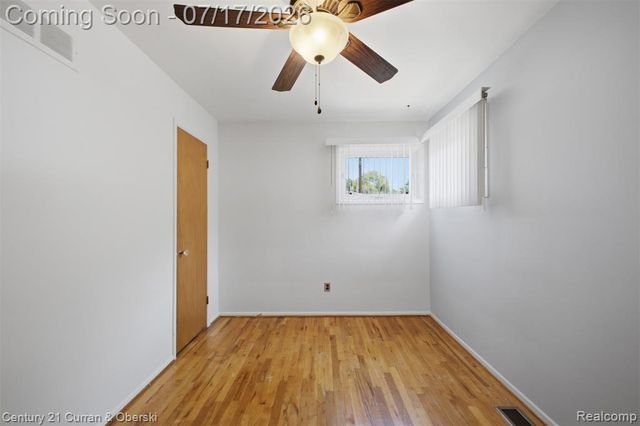 15924 Hanover Avenue, Allen Park, MI 48101