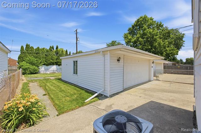 15924 Hanover Avenue, Allen Park, MI 48101