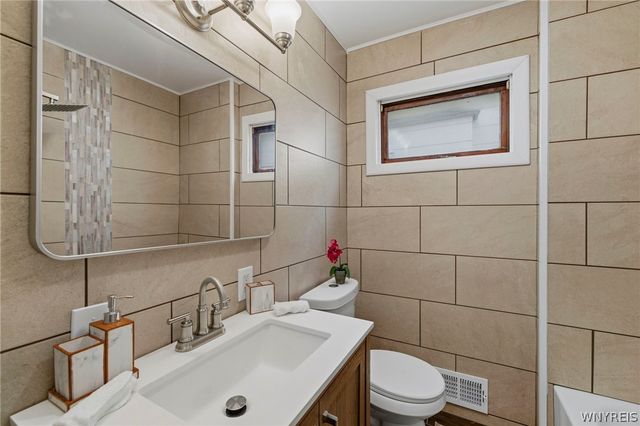 102 Rosedale Street, Buffalo, NY 14207