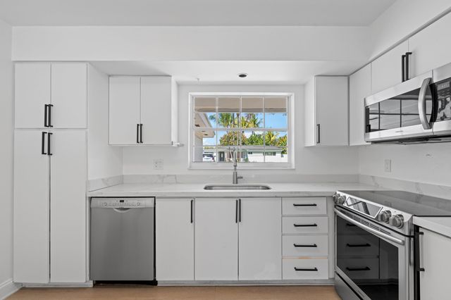 498 NE 30th Street, Boca Raton, FL 33431