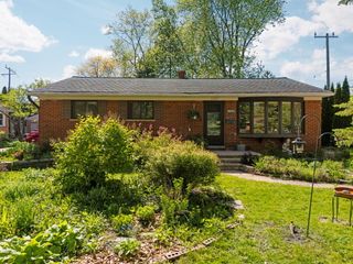 1500 Las Vegas Drive, Ann Arbor, MI 48103