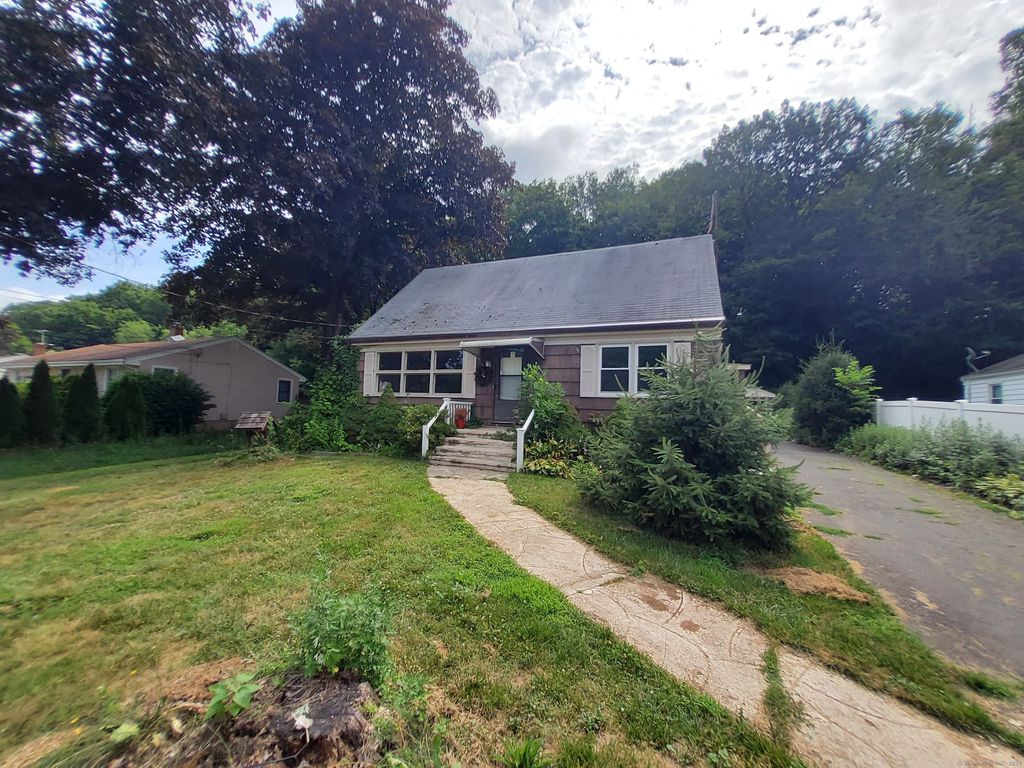 707 Circular Avenue, Hamden, CT 06514