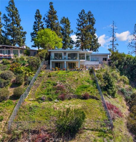 2637 N Mountain Avenue, Claremont, CA 91711