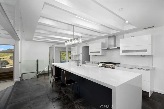 2637 N Mountain Avenue, Claremont, CA 91711