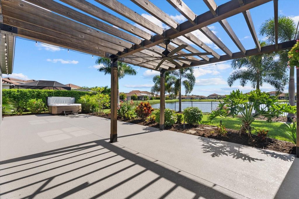 Image 19 of property listing at 3536 BIG SKY WAY, Bradenton, FL 34211