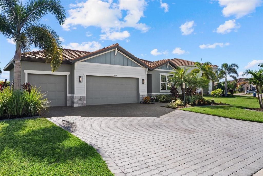 Image 3 of property listing at 3536 BIG SKY WAY, Bradenton, FL 34211