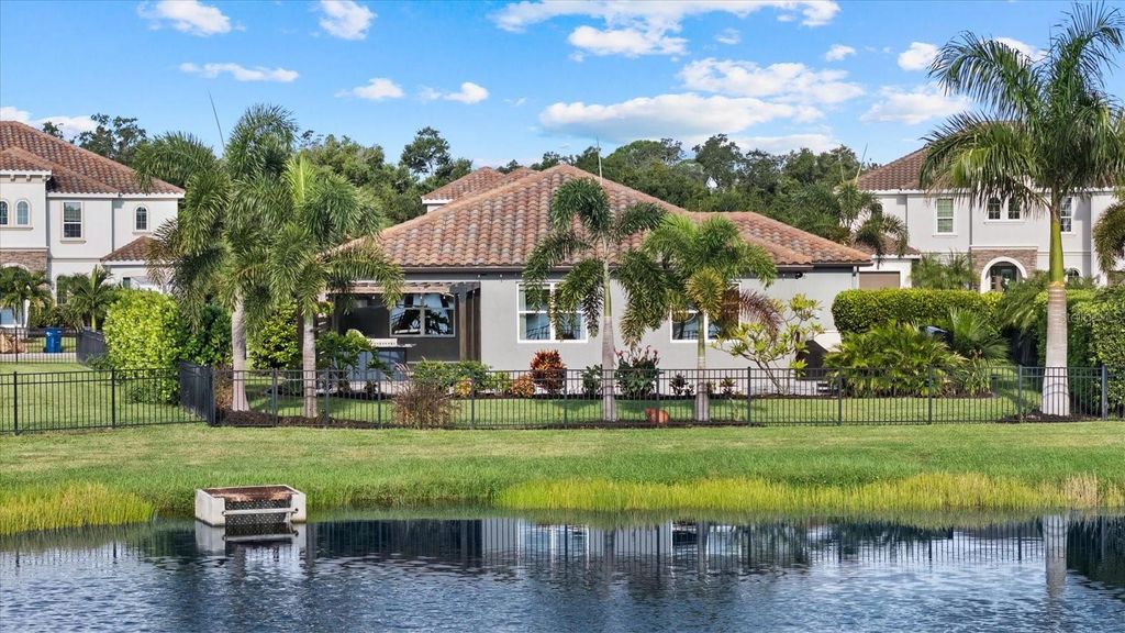 Image 4 of property listing at 3536 BIG SKY WAY, Bradenton, FL 34211