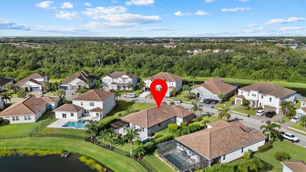 Image 5 of property listing at 3536 BIG SKY WAY, Bradenton, FL 34211
