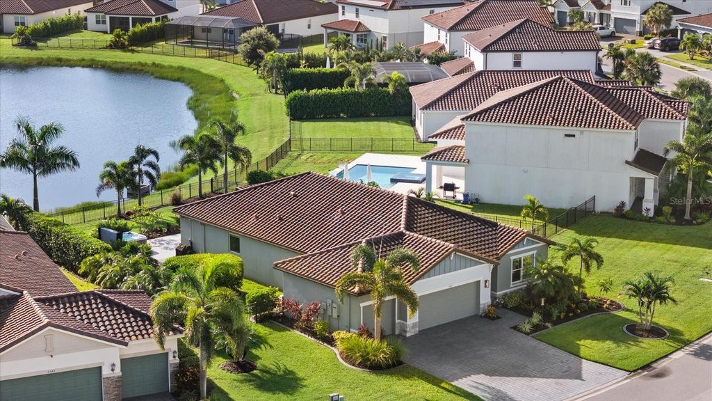 Image 8 of property listing at 3536 BIG SKY WAY, Bradenton, FL 34211