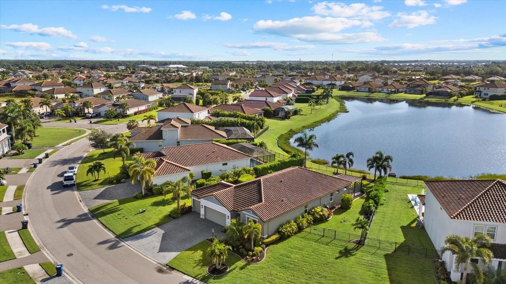 Image 9 of property listing at 3536 BIG SKY WAY, Bradenton, FL 34211
