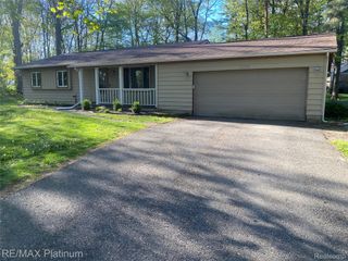 2482 Livernois Drive, Oceola Township, MI 48843