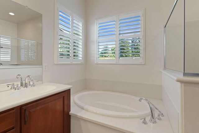 1288 Maple Valley St, Manteca, CA 95336