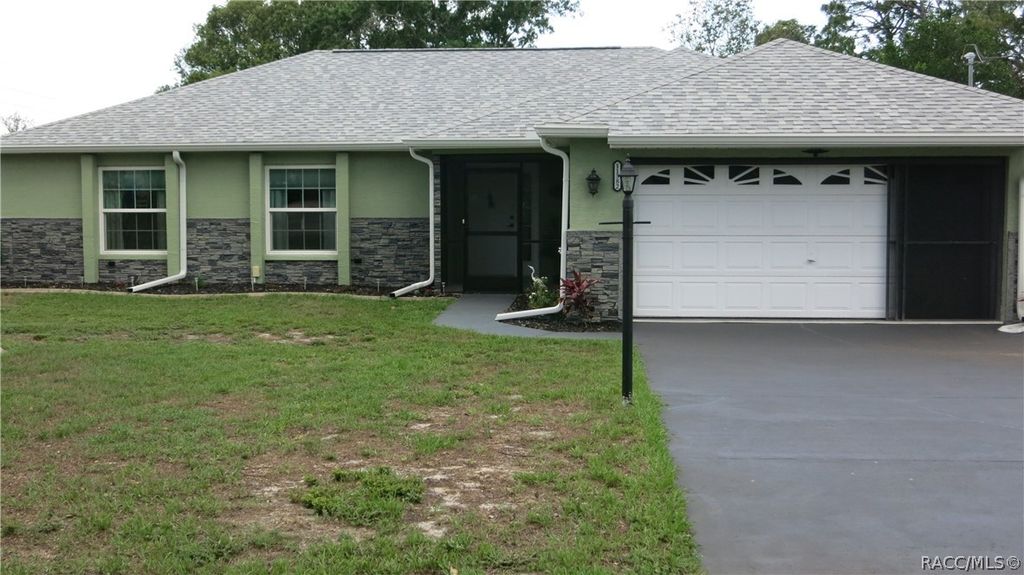 11382 Pickford Street, Spring Hill, FL 34609