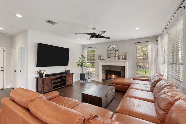 3814 Forest Creek DR, Round Rock, TX 78664