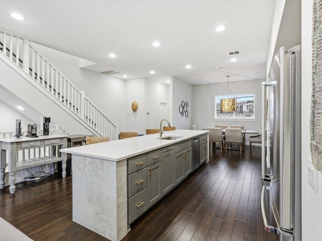 9084 Corsair Place, Dallas, TX 75218