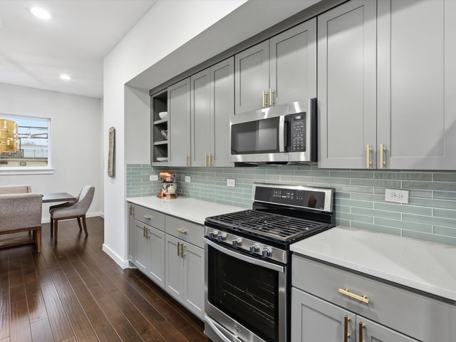 9084 Corsair Place, Dallas, TX 75218