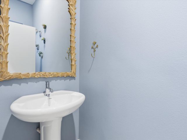 9084 Corsair Place, Dallas, TX 75218