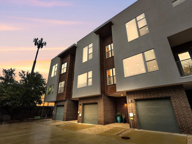 9084 Corsair Place, Dallas, TX 75218